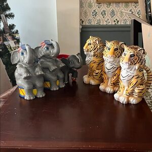 Elephant and Tiger circus souvenir cups